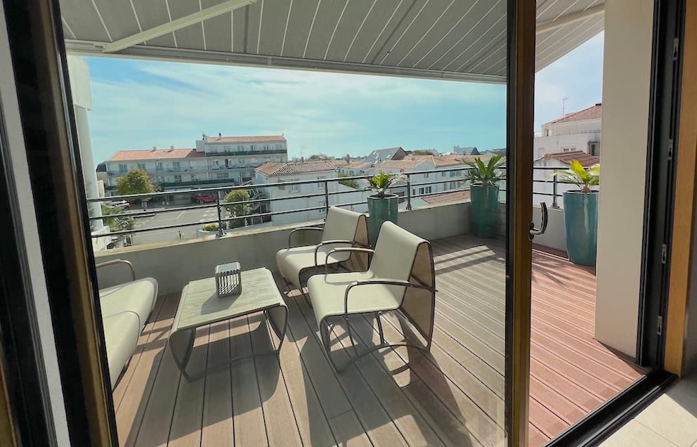 2-Pièces 77m2 + Terrasse 12m2 + Box